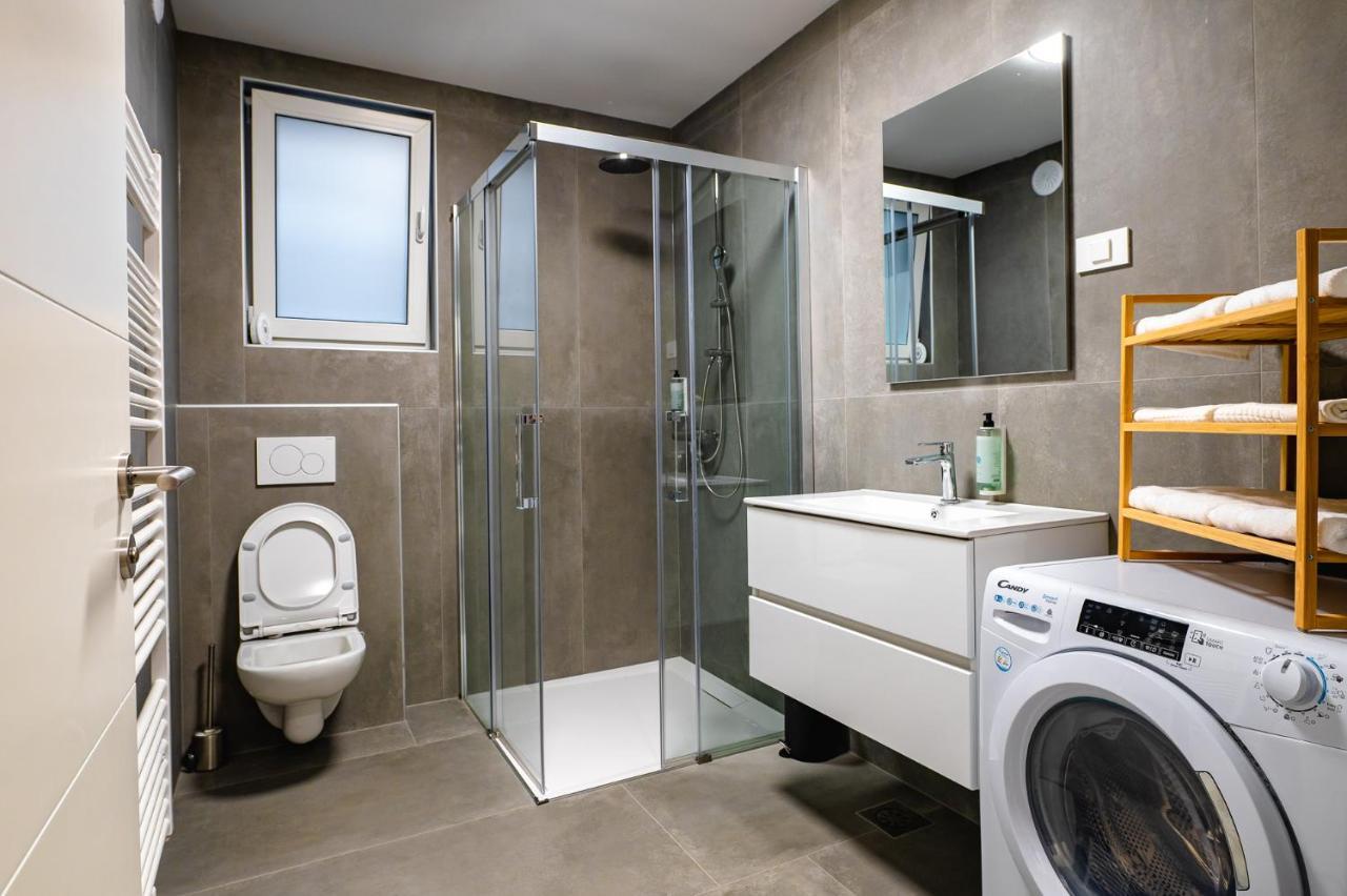 Apartments Luxury Ad เยเซนิตเซ ภายนอก รูปภาพ