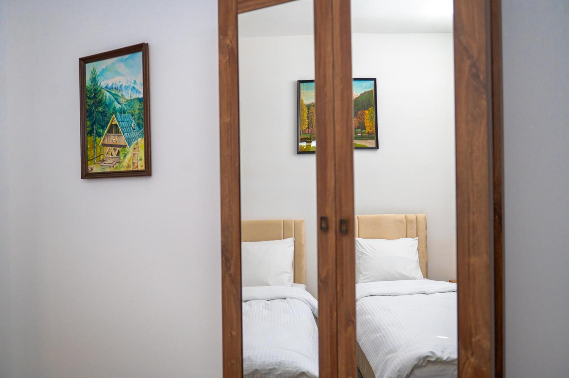 Apartments Luxury Ad เยเซนิตเซ ภายนอก รูปภาพ