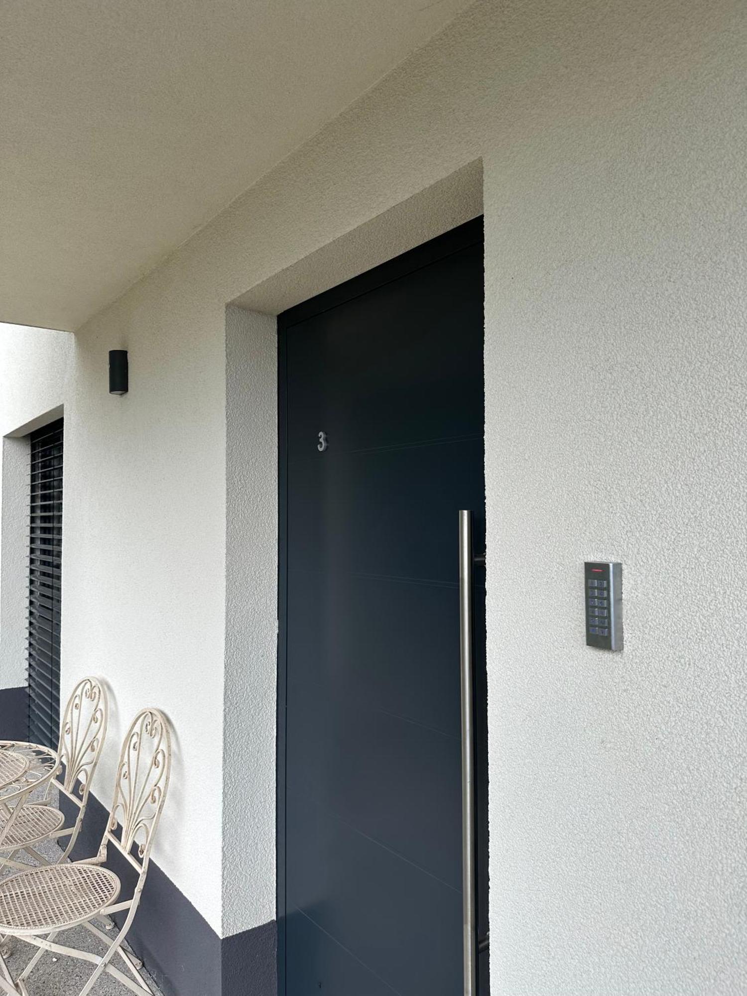 Apartments Luxury Ad เยเซนิตเซ ห้อง รูปภาพ